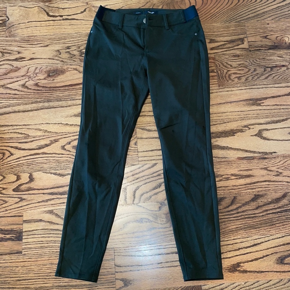 Army green simply Vera stretchy pants in S.